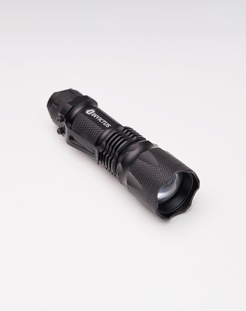 lanterna-bolt-invictus-1_1