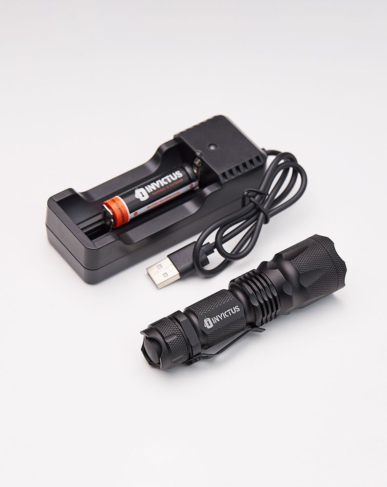 lanterna-bolt-invictus-3_1