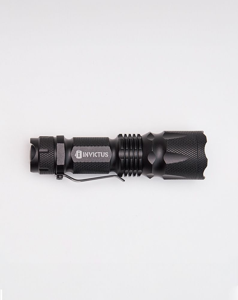 lanterna-bolt-invictus-4_1