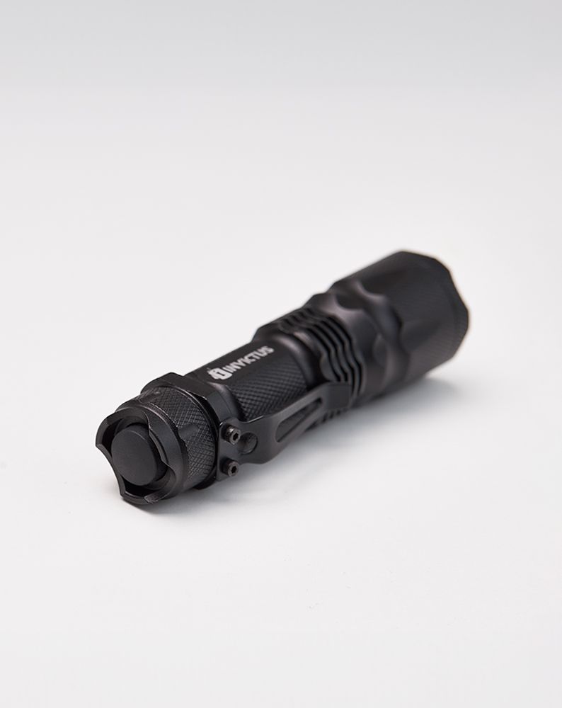 lanterna-bolt-invictus-5_1